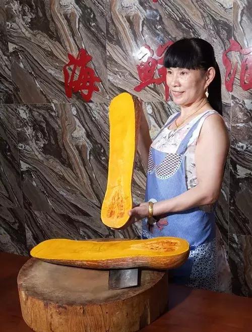 種南瓜竟然種出“麻煩”了，瓜販搶購，電視臺記者也趕來了